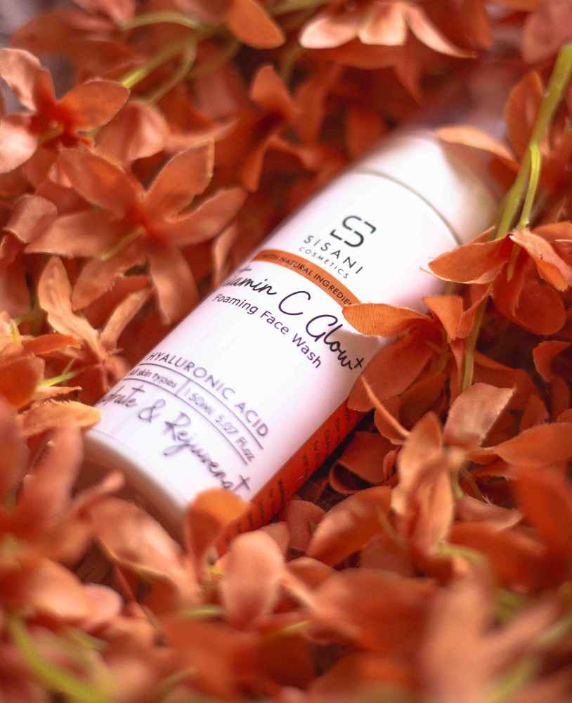 Vitamin C Glow+ Foaming face wash (150ml)