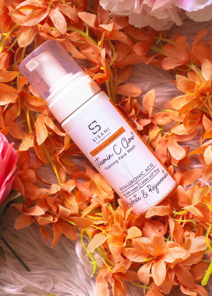 Vitamin C Glow+ Foaming face wash (150ml)